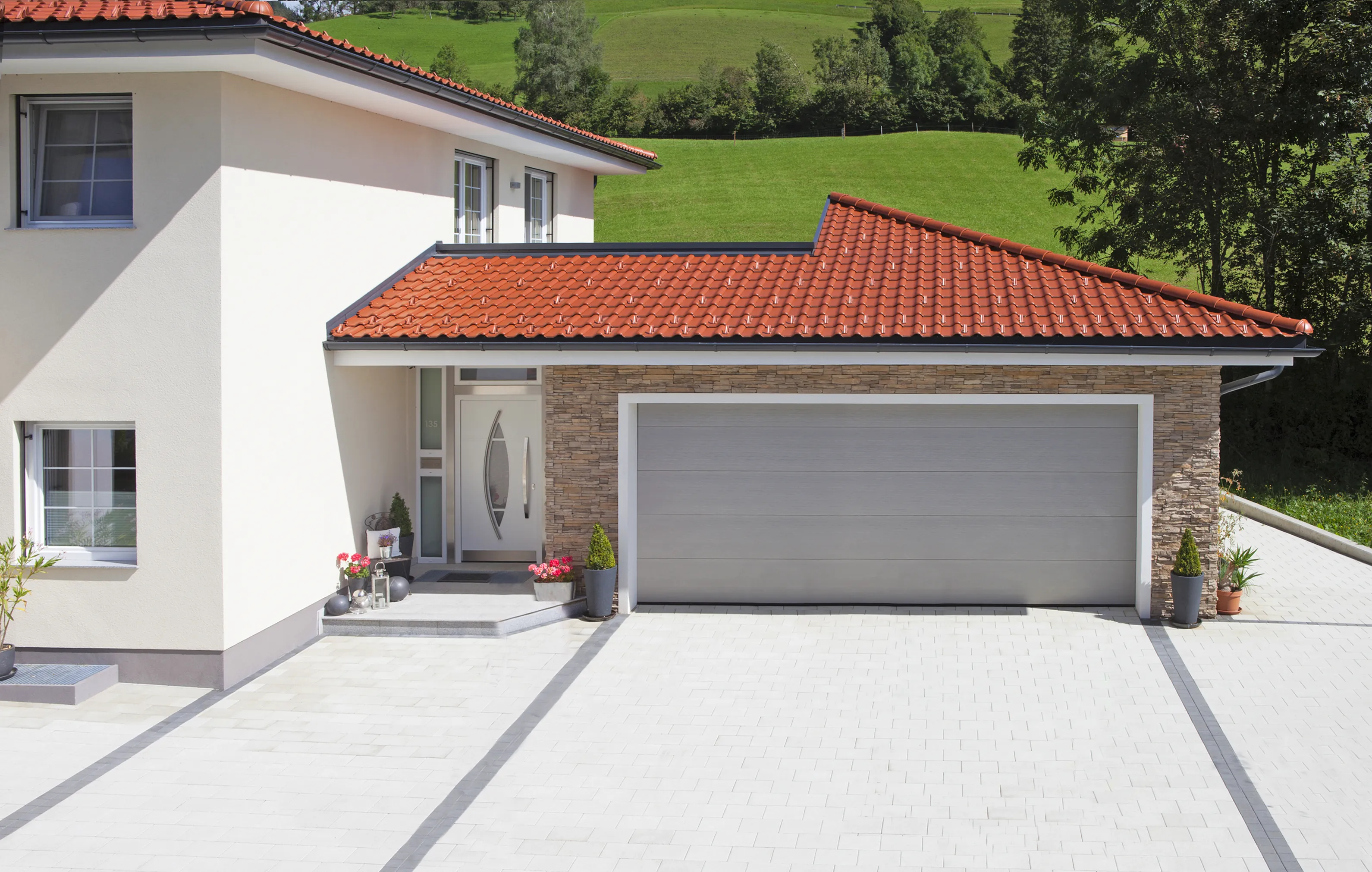 На что обратить внимание при выборе серии гаражных ворот?